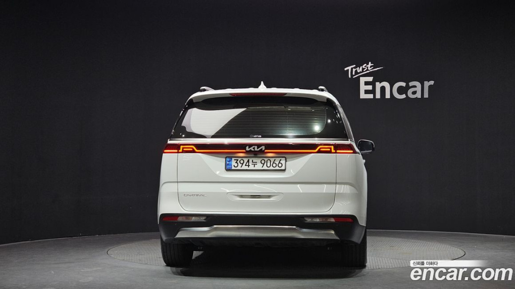 Kia Carnival 7-Seater Signature, 2023
