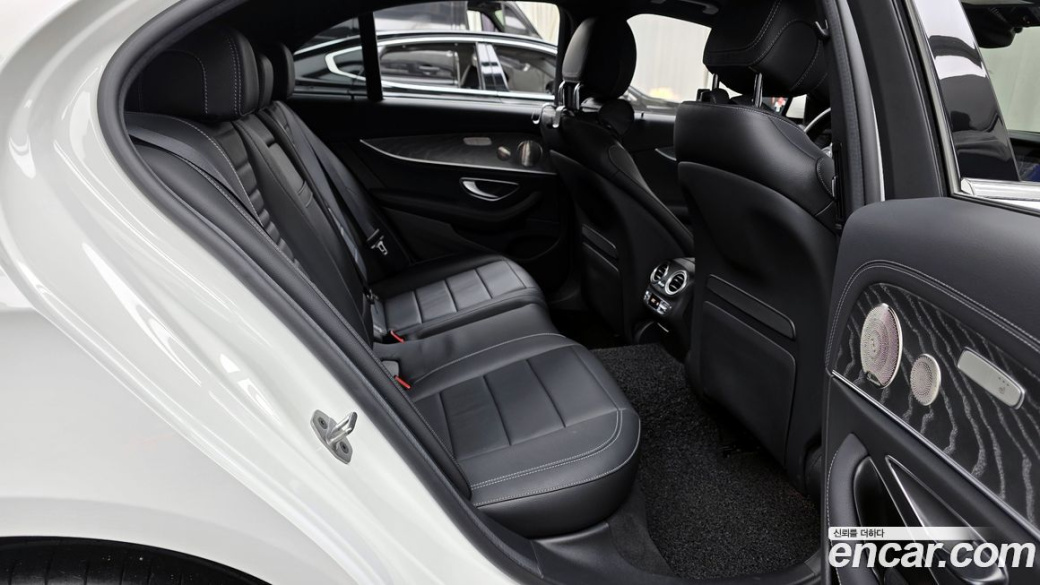 Mercedes-Benz E-Class E350 4MATIC Exclusive, 2023