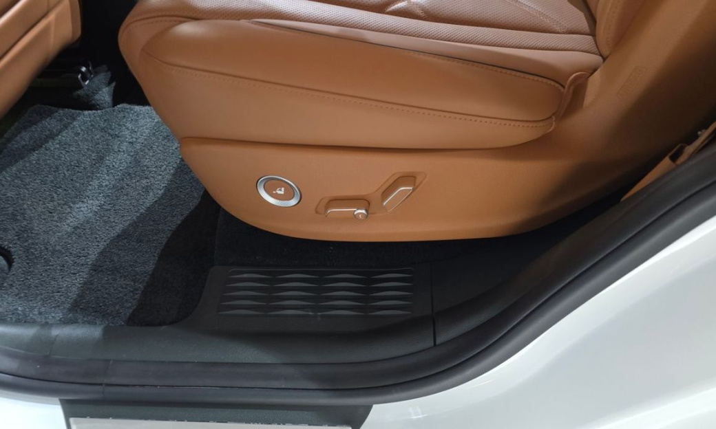 Genesis GV80 2.5T Gasoline 2WD, 2025