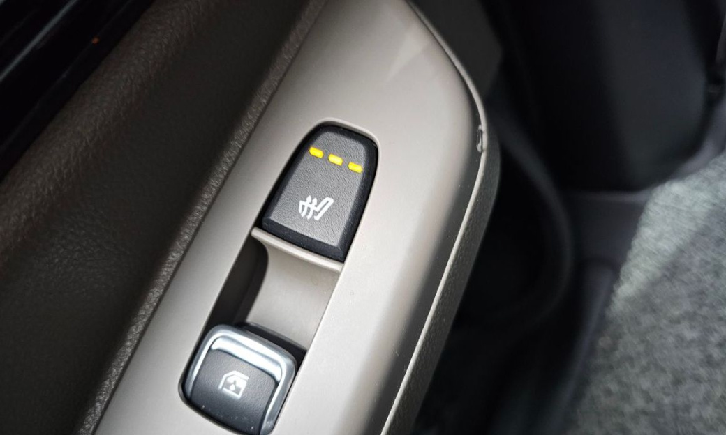 Kia Carnival 9-Seater Gravity, 2024