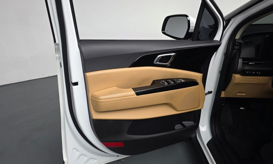Kia Carnival 7-Seater Noblesse, 2023