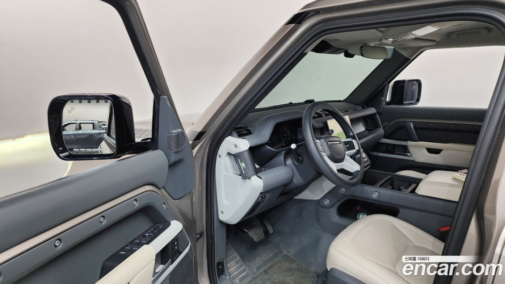 Land Rover Defender 110 D300 HSE, 2023