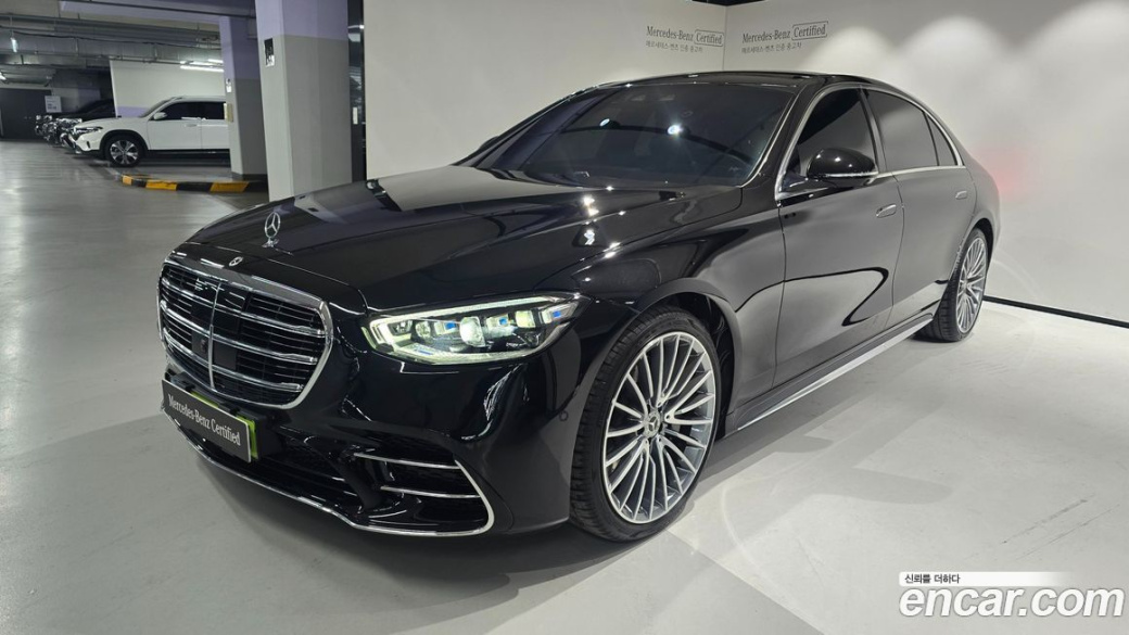 Mercedes-Benz S-Class S500 4MATIC, 2025