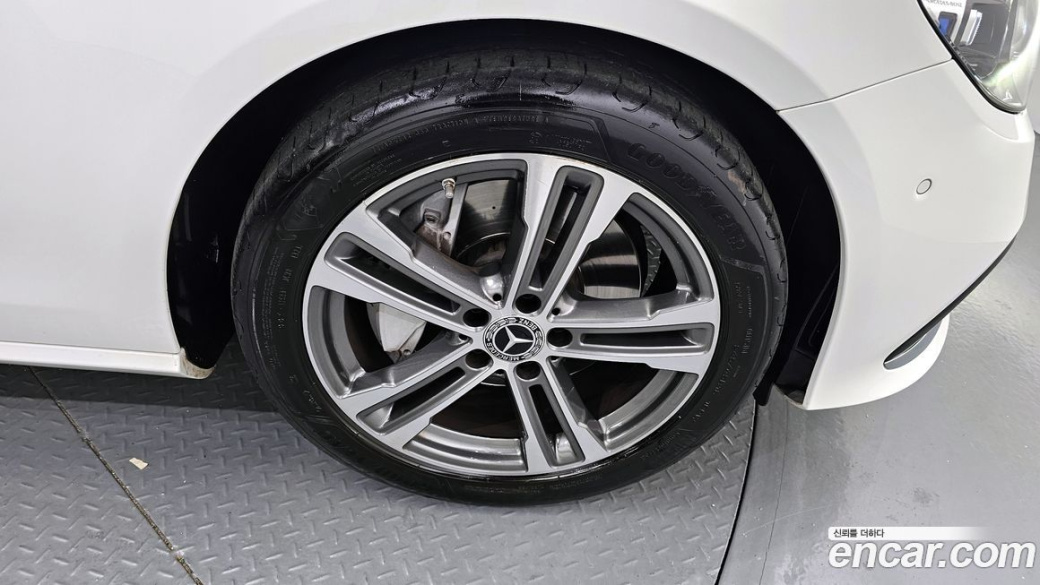 Mercedes-Benz E-Class E350 4MATIC Avantgarde, 2022