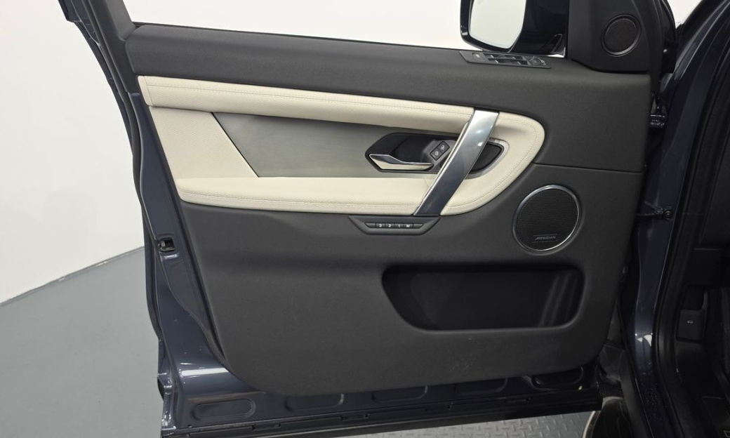 Land Rover Discovery Sport P250 Dynamic SE, 2025