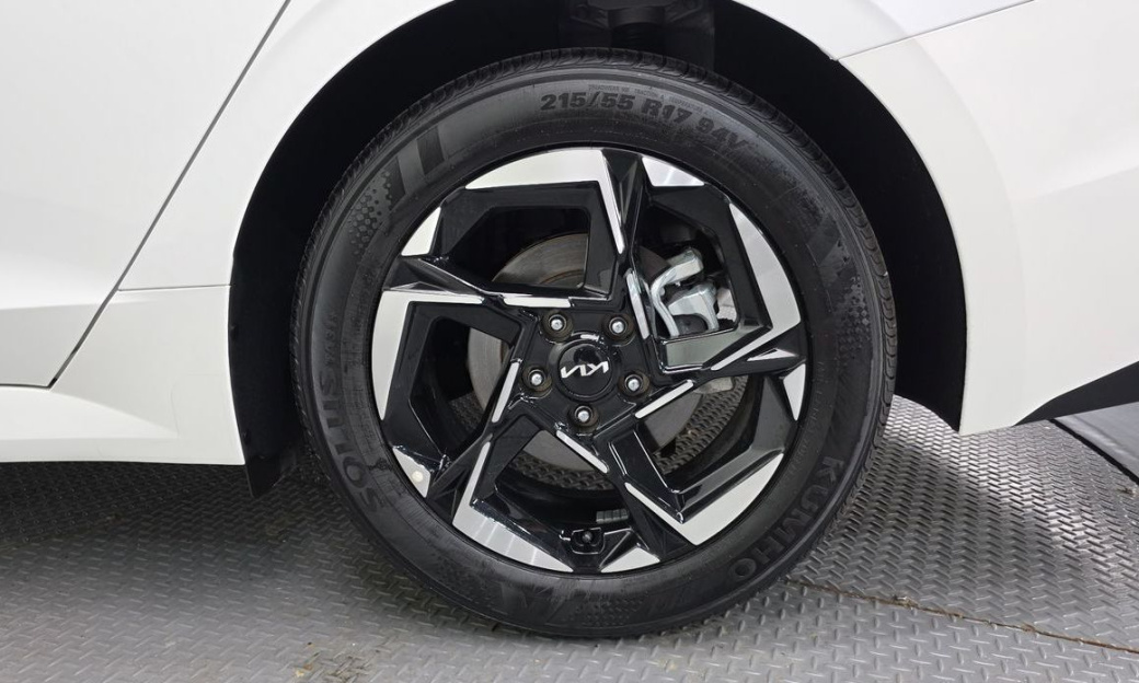 Kia K5 2.0, 2025