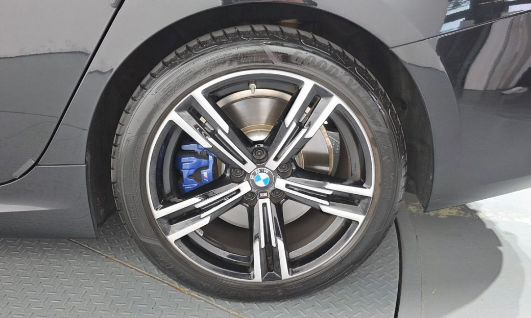 BMW 3-Series 320i M Sport, 2024