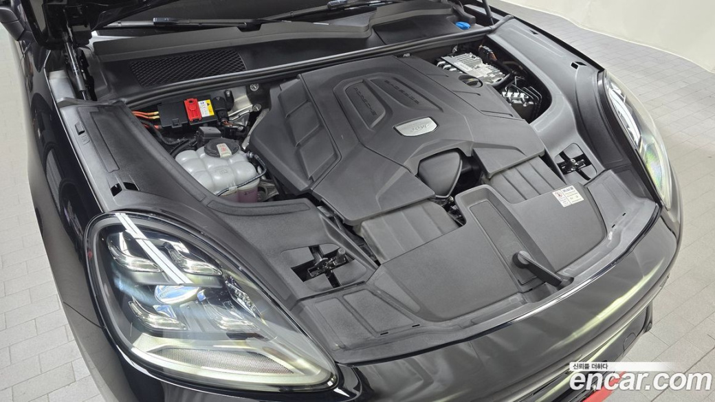 Porsche Cayenne 3.0 PLATINUM EDITION, 2022