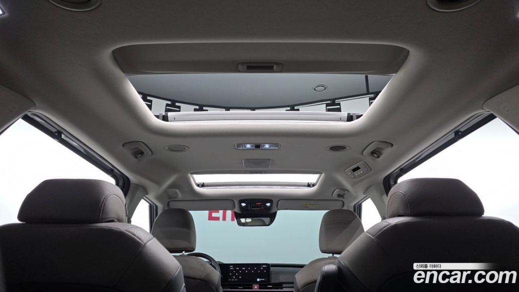 Kia Carnival 9-Seater Gravity, 2025