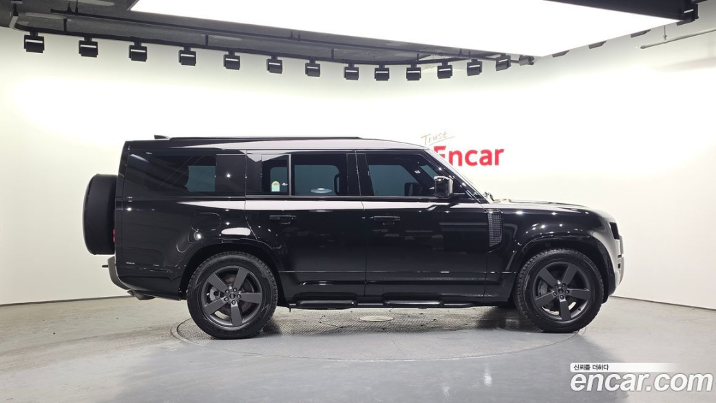 Land Rover Defender 130 P400 X-Dynamic HSE, 2025