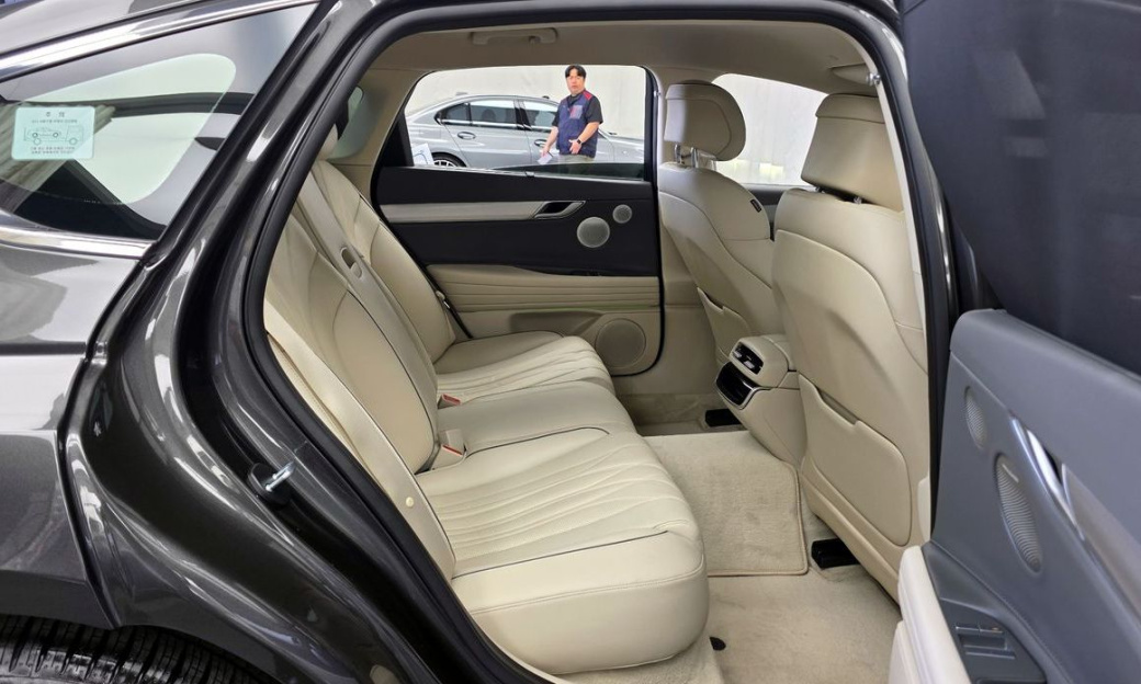 Genesis G80 Gasoline 2.5 Turbo AWD, 2025