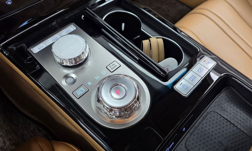 Genesis G80 Gasoline 2.5 Turbo AWD, 2025