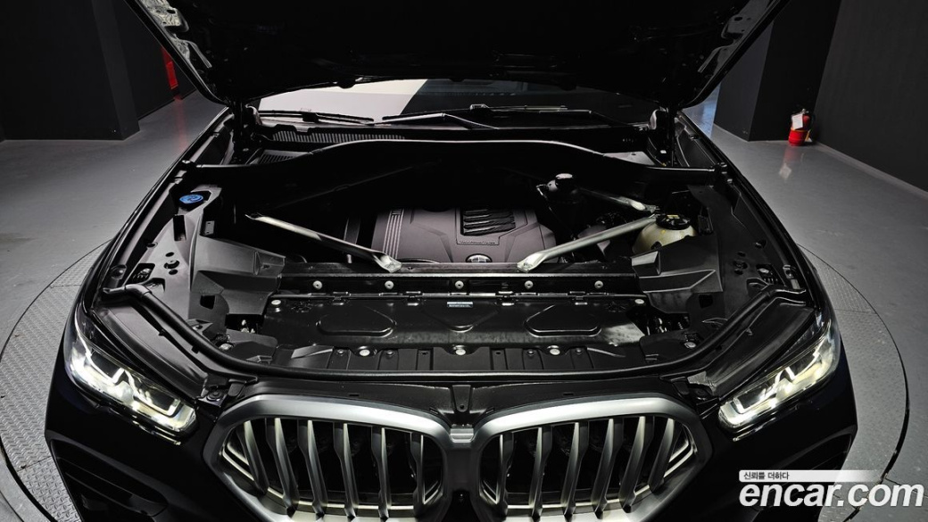 BMW X6 xDrive40i M Sport, 2022