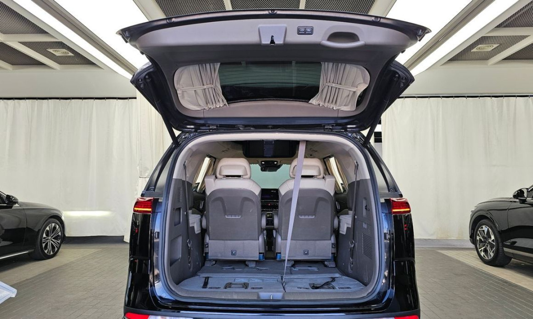 Kia Carnival 7-Seater Hi-Limousine, 2023