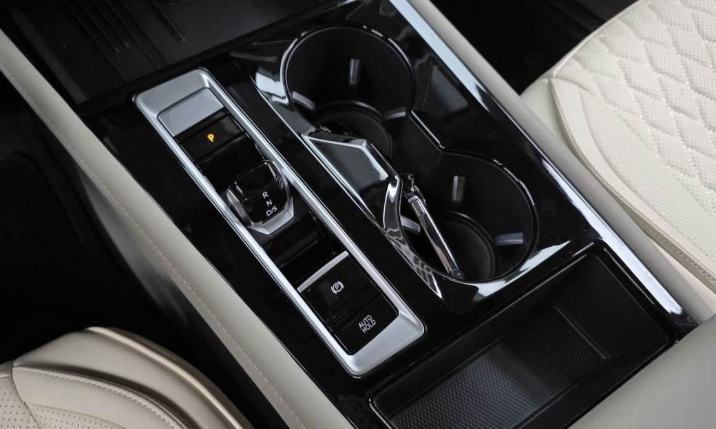 Volkswagen Atlas 2.0 TSI R-LINE 7-Seater, 2025