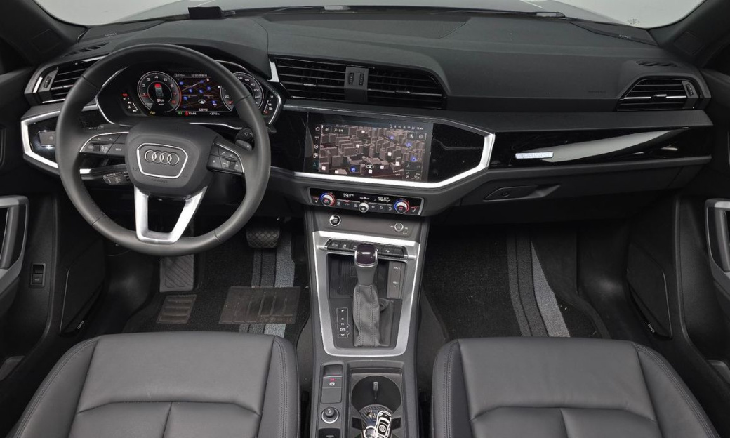 Audi Q3 40 TFSI Quattro Premium, 2025