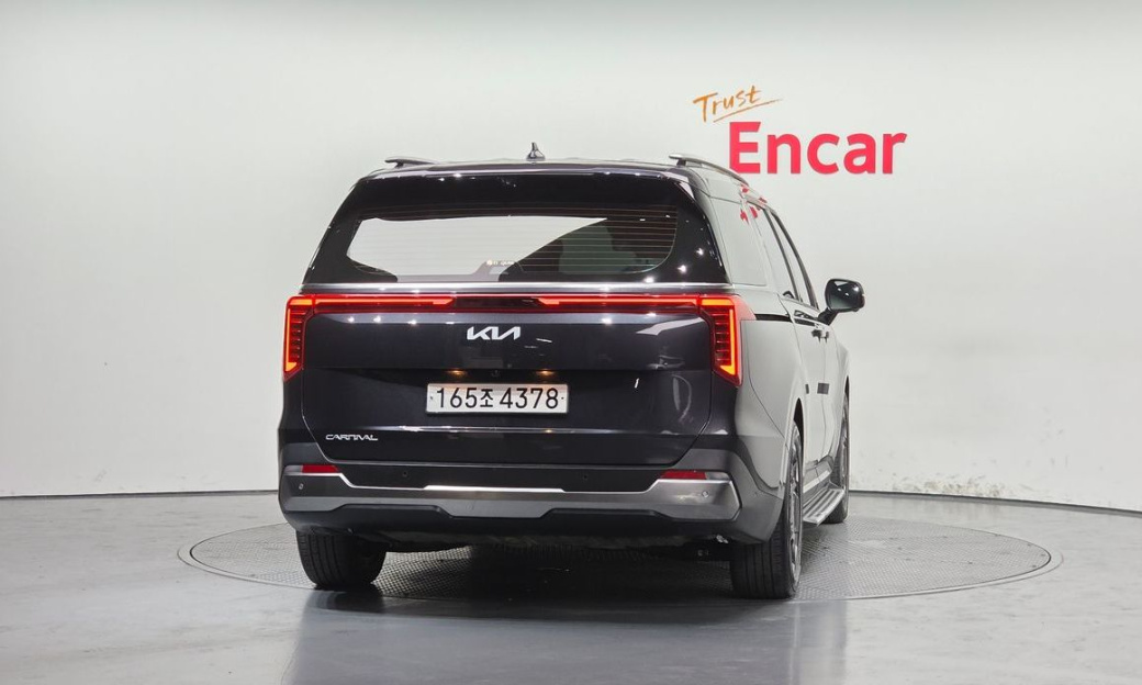 Kia Carnival 7-Seater Signature, 2024