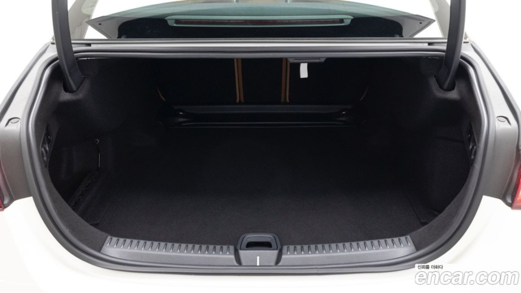 Mercedes-Benz E-Class E200 AMG Line, 2026