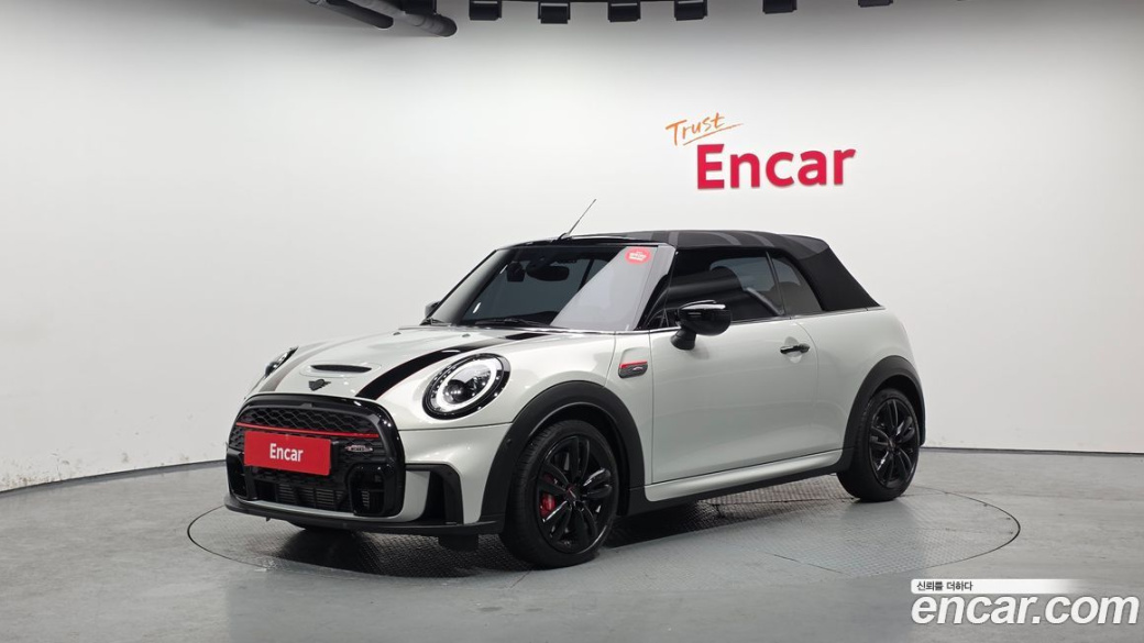Mini Cooper Convertible JCW, 2023