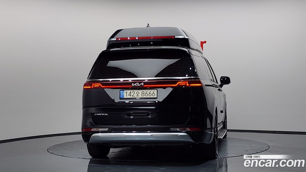 Kia Carnival 9-Seater Hi-Limousine, 2023