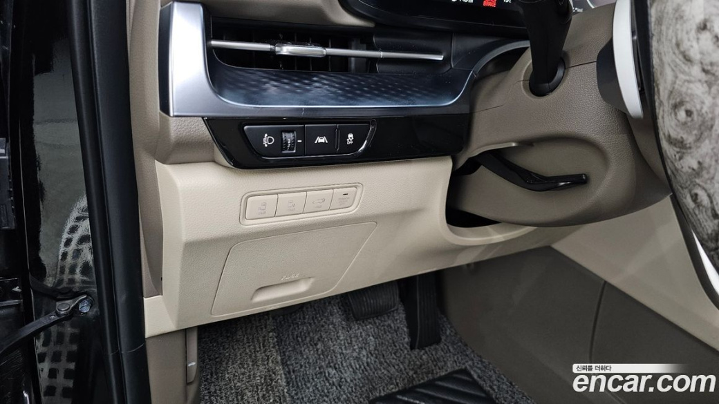 Kia Carnival 9-Seater Hi-Limousine, 2022