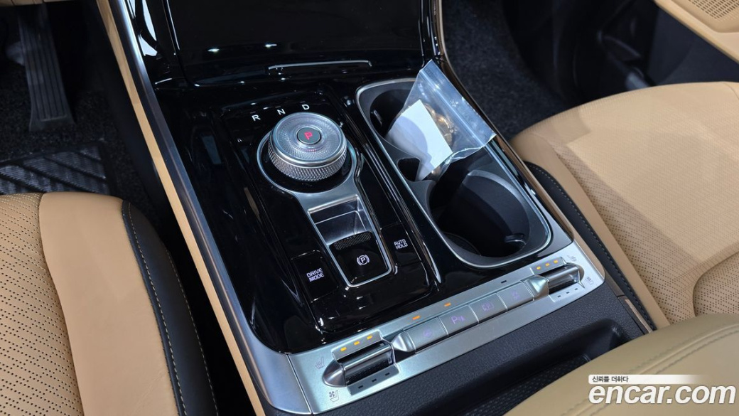 Kia Carnival 9-Seater Signature, 2023