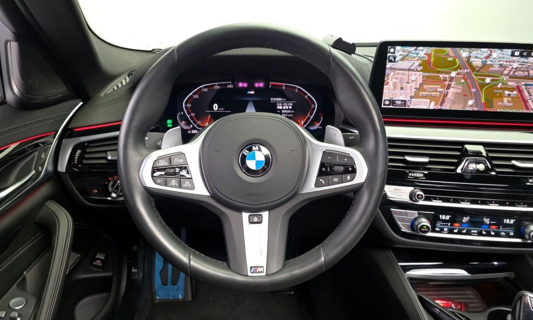 BMW 5-Series 530i M Sport Package, 2022