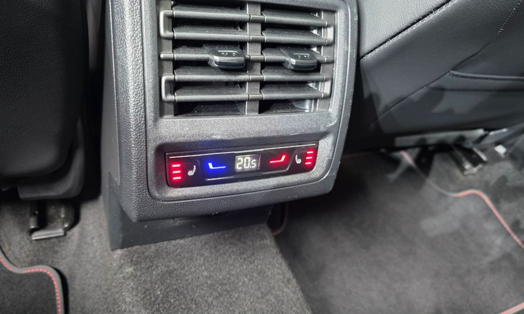 Volkswagen Golf 2.0 GTI, 2024