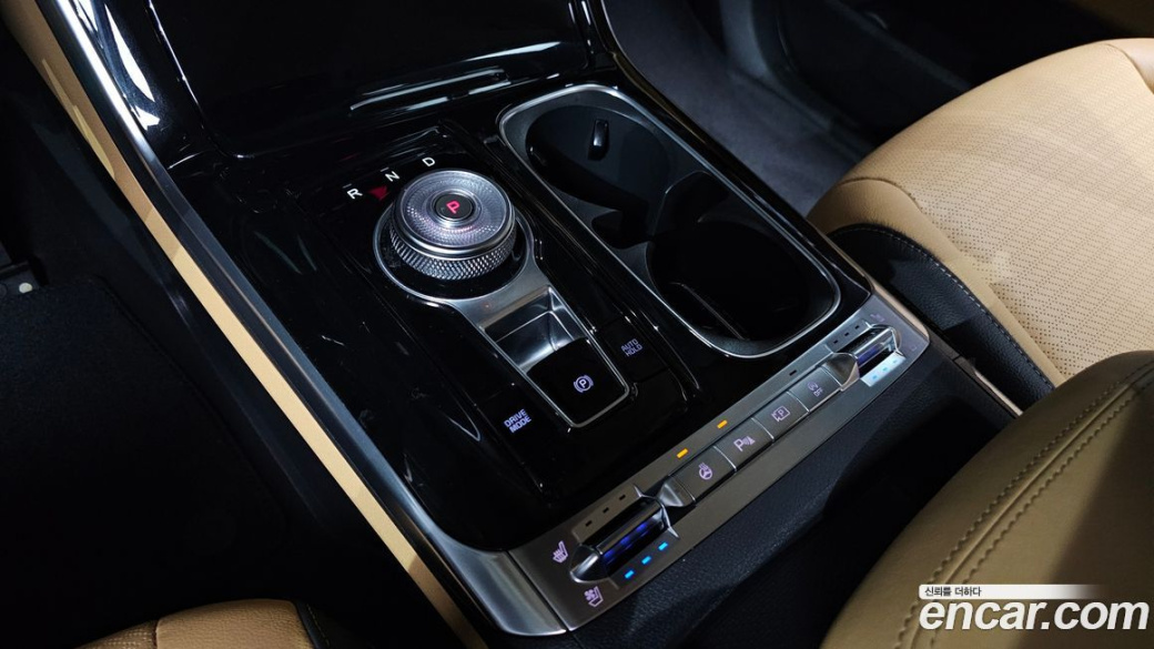 Kia Carnival 9-Seater Signature, 2023