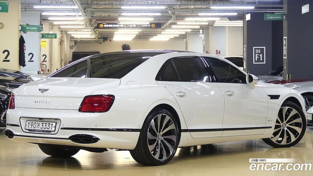 Bentley Flying Spur 4.0 Azure, 2023
