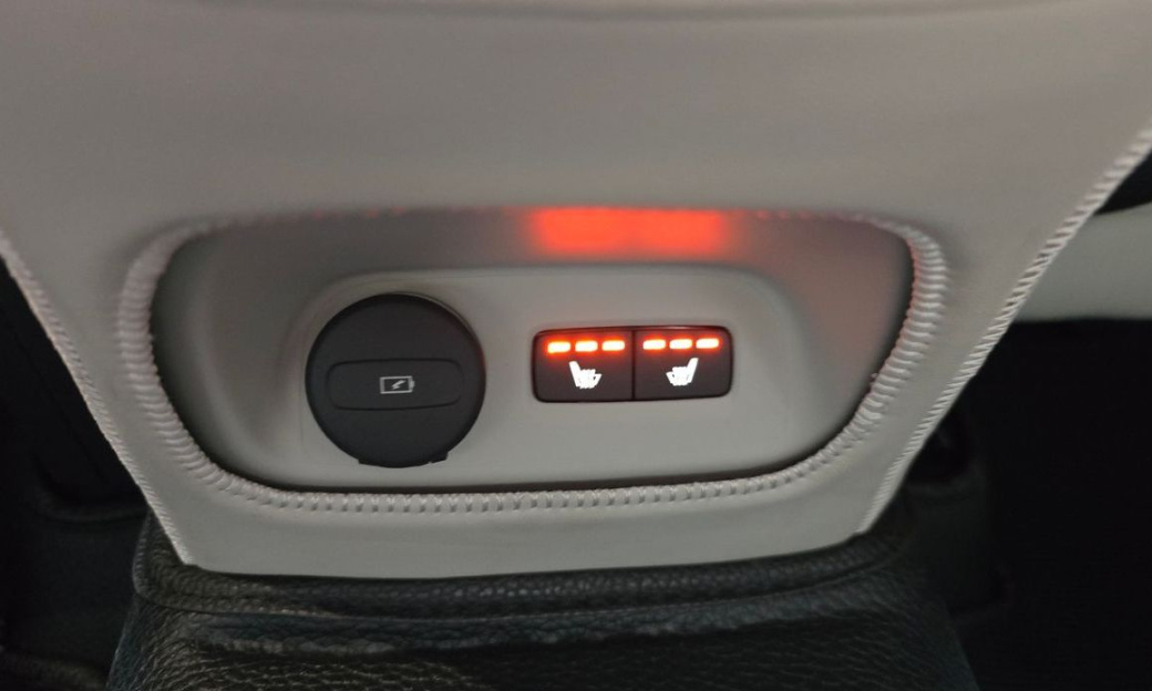 Volvo XC40 B4 Ultra Bright, 2025