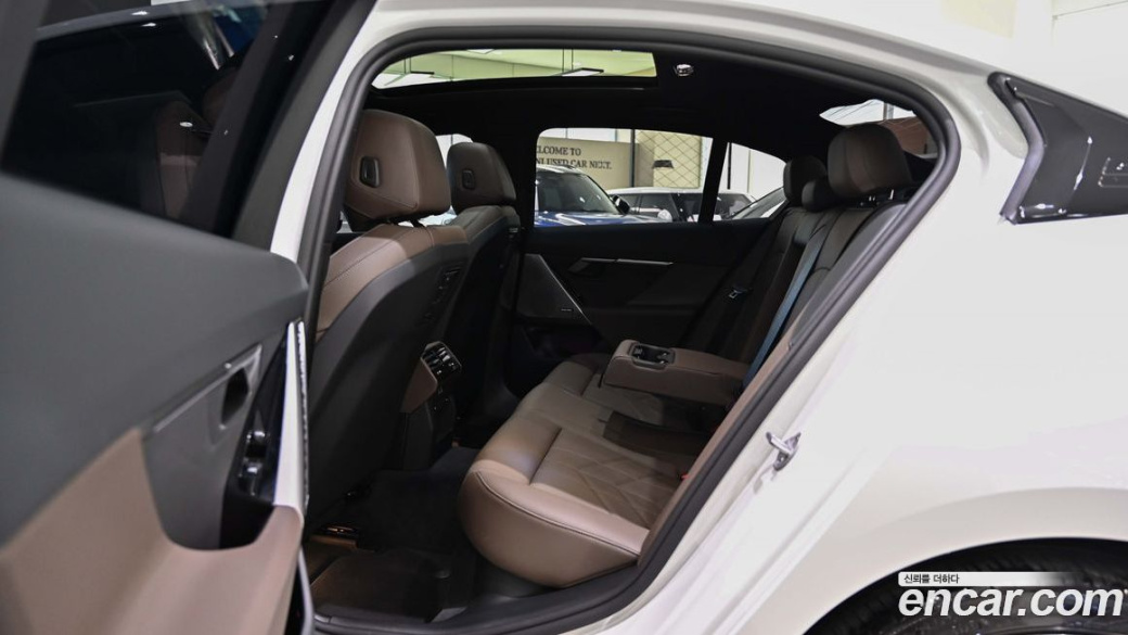 BMW 5-Series 520i M Sport, 2026