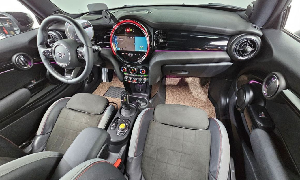 Mini Cooper JCW, 2024