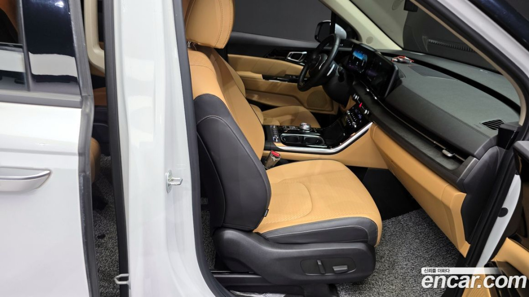 Kia Carnival 9-Seater Signature, 2023