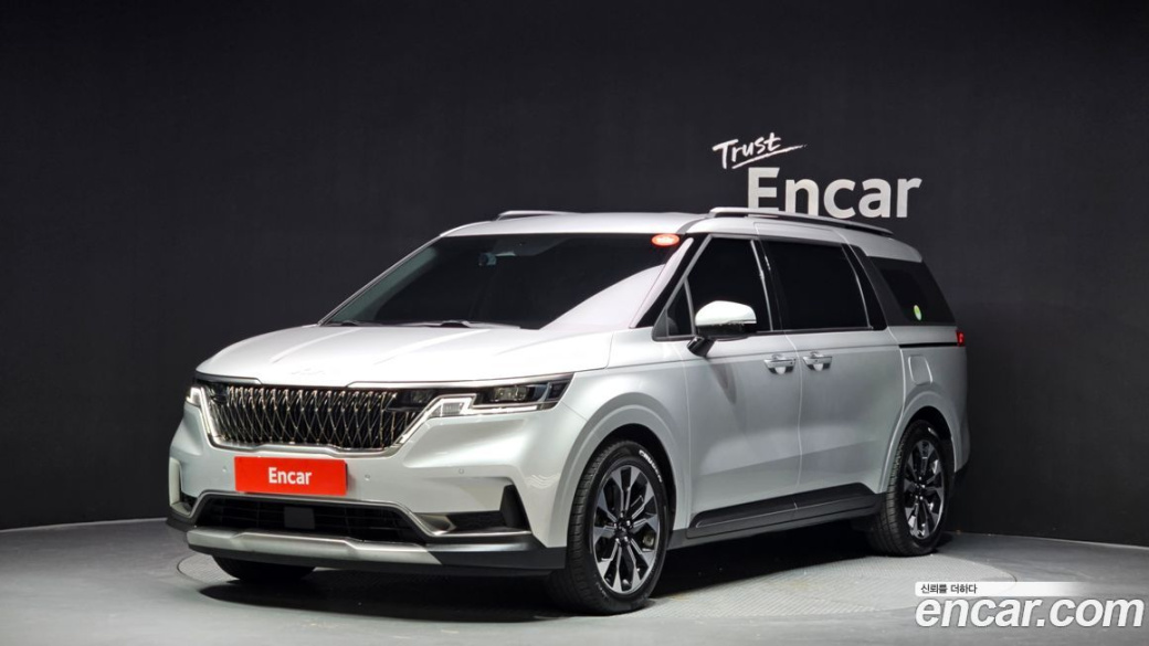 Kia Carnival 7-Seater Signature, 2023