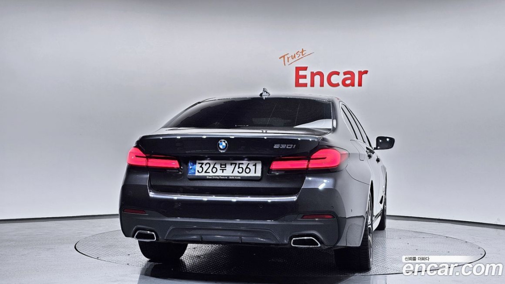 BMW 5-Series 530i M Sport Package, 2023