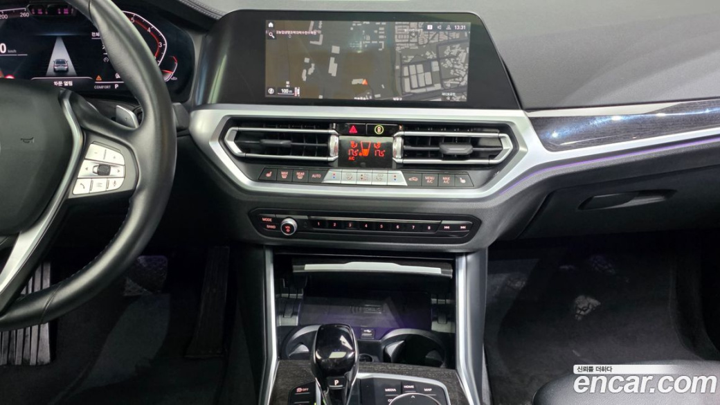 BMW 3-Series 320i Luxury, 2022