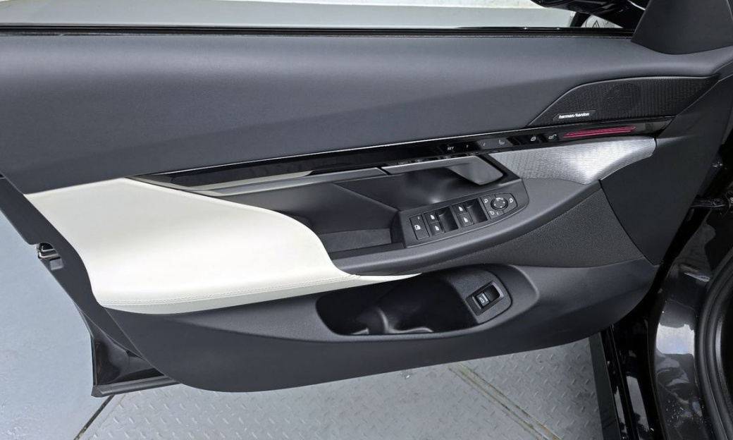 BMW 5-Series 520i M Sport, 2024