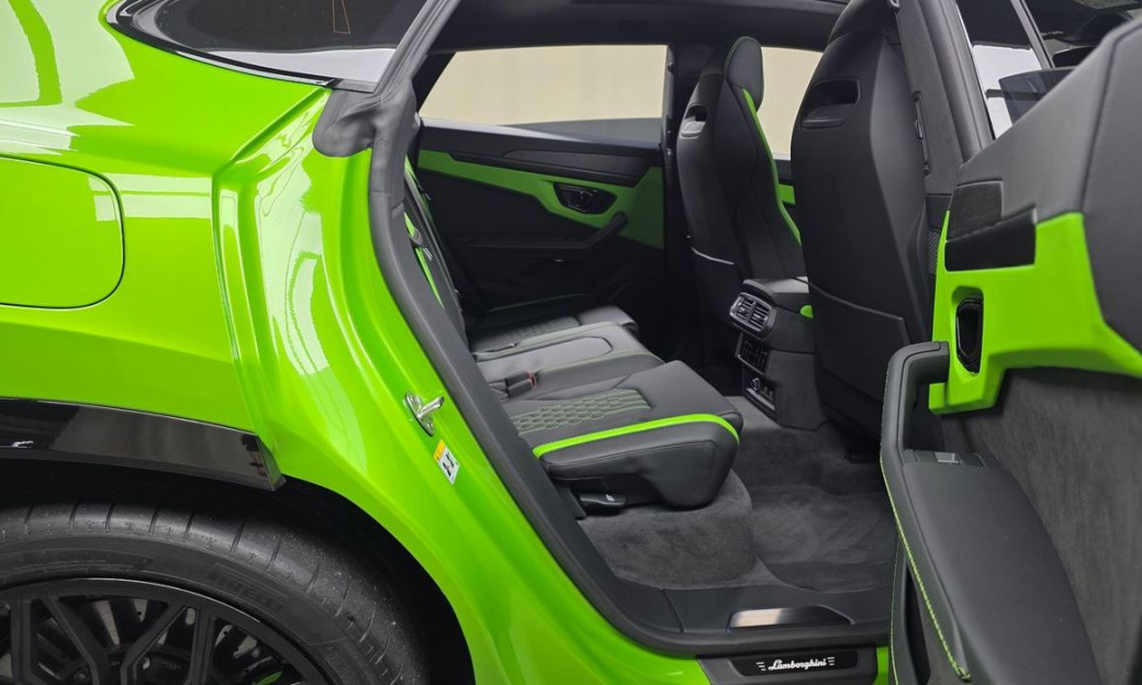 Lamborghini Urus 4.0 V8 SE, 2025