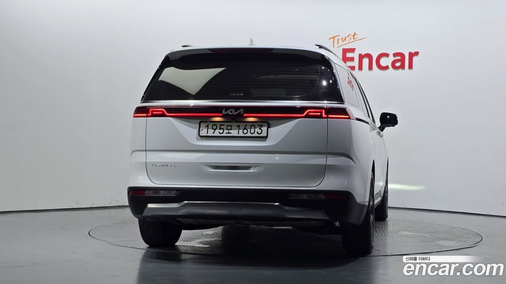 Kia Carnival 7-Seater Signature, 2023