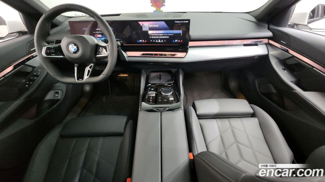 BMW 5-Series 520i M Sport, 2025