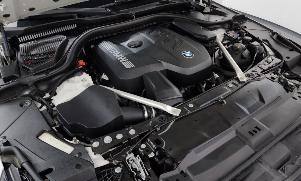 BMW 5-Series 520i, 2024