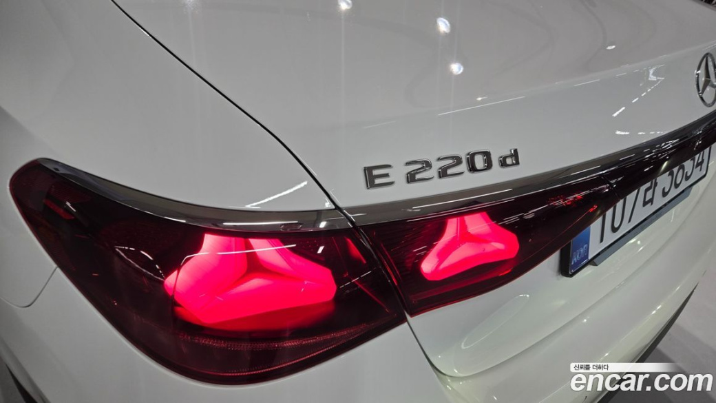 Mercedes-Benz E-Class E220d 4MATIC Exclusive, 2025