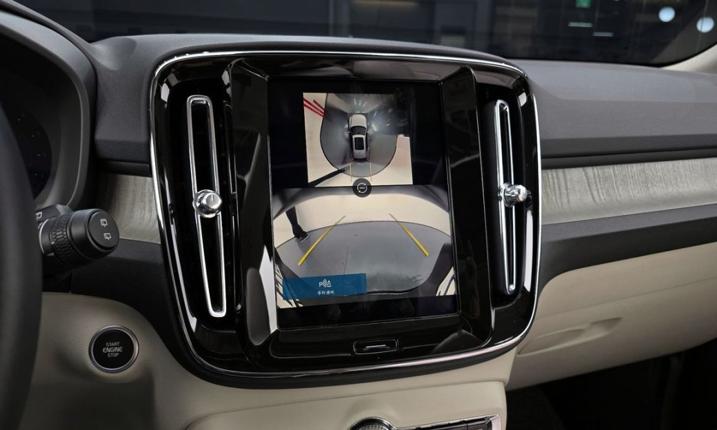 Volvo XC40 B4 Ultra Bright, 2024