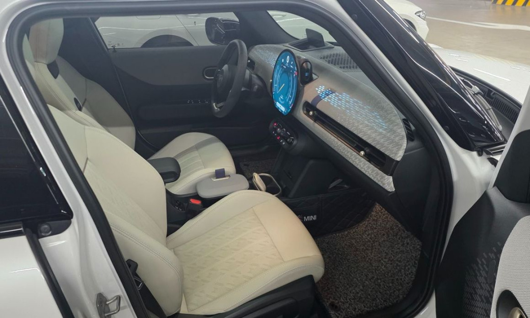 Mini Cooper 5 Door Favoured, 2025