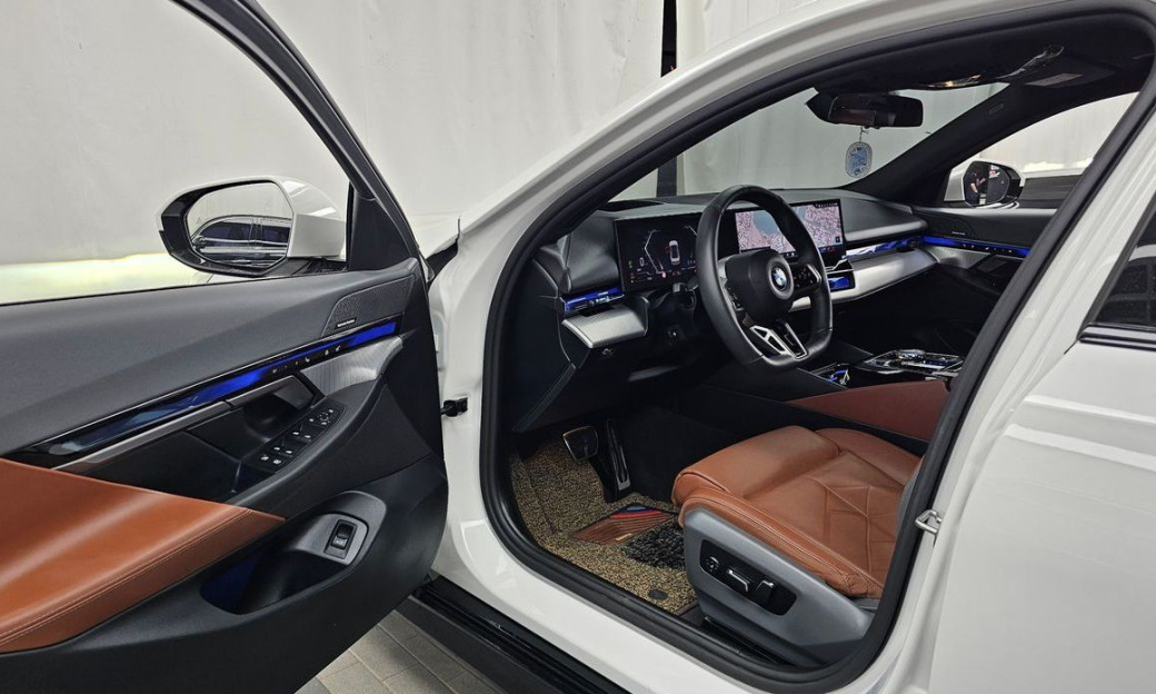 BMW 5-Series 530i xDrive M Sport, 2024