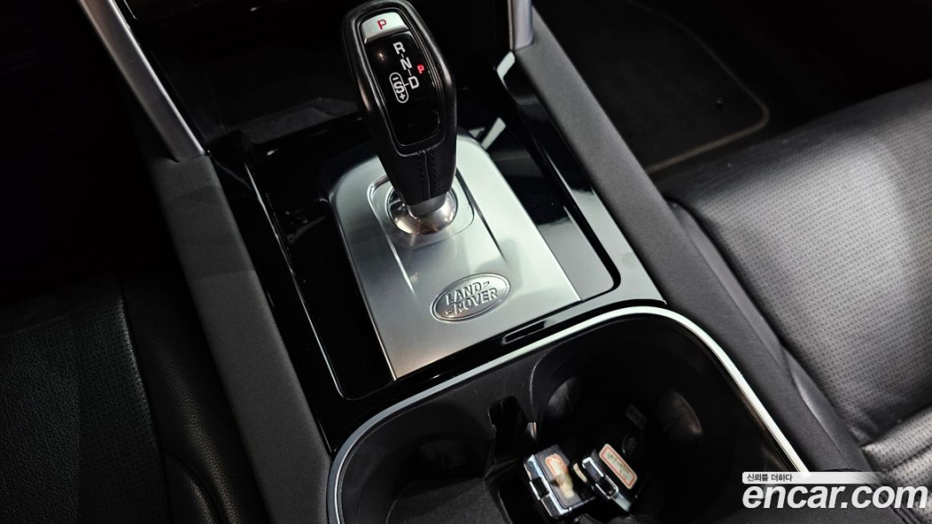 Land Rover Discovery Sport P250 SE, 2022