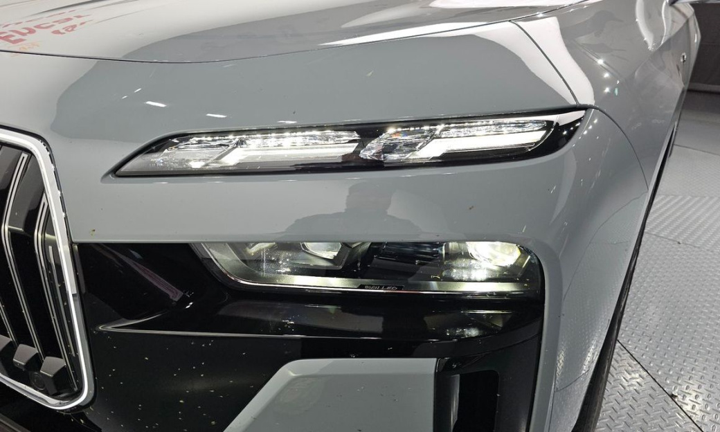BMW 7-Series 740i xDrive M Sport, 2025