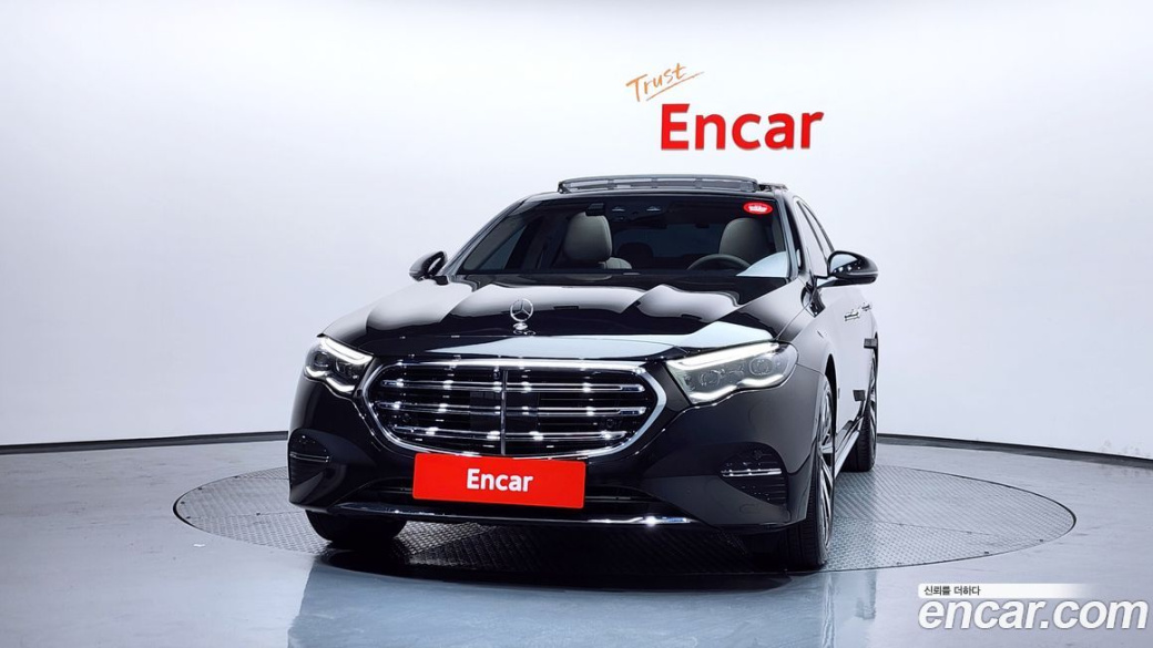 Mercedes-Benz E-Class E300 4MATIC AMG Line, 2024