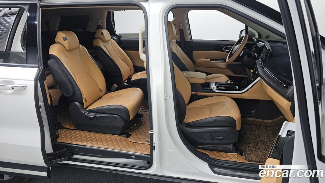 Kia Carnival 9-Seater Noblesse, 2023